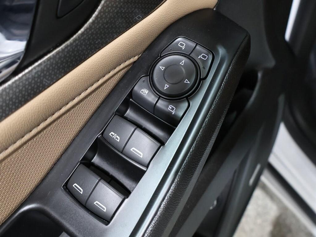 used 2023 Chevrolet Traverse car, priced at $39,000