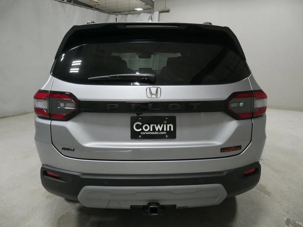 new 2025 Honda Pilot car, priced at $50,895