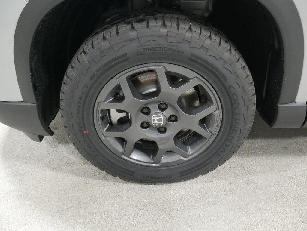 new 2025 Honda Pilot car, priced at $50,895