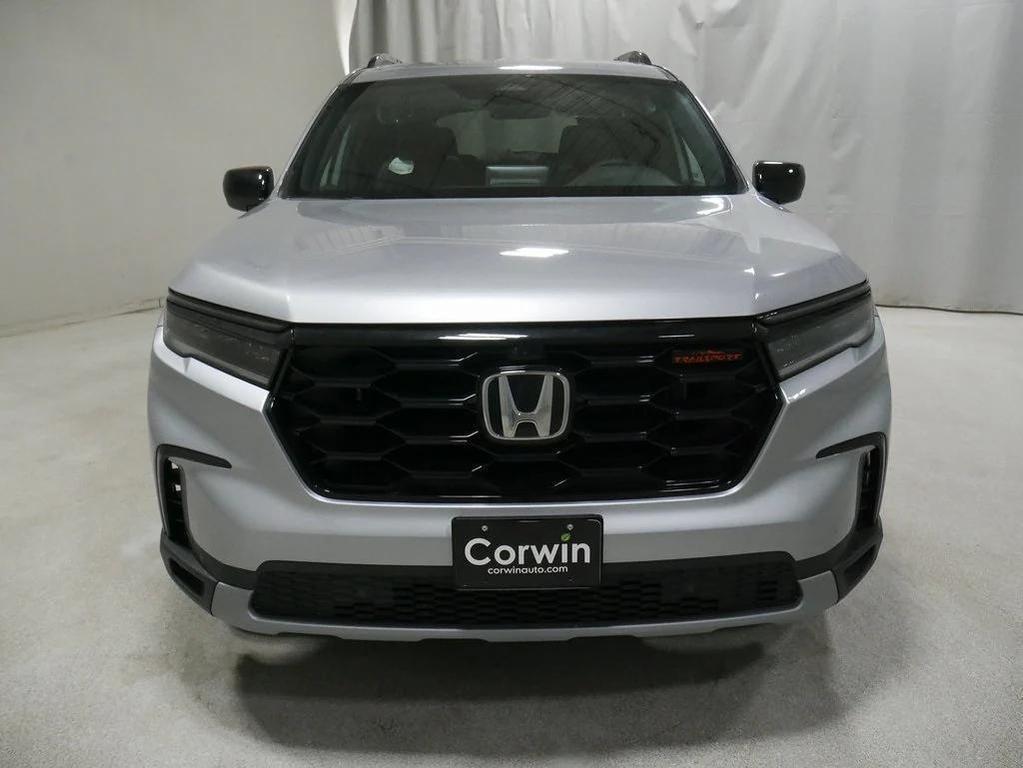 new 2025 Honda Pilot car, priced at $50,895