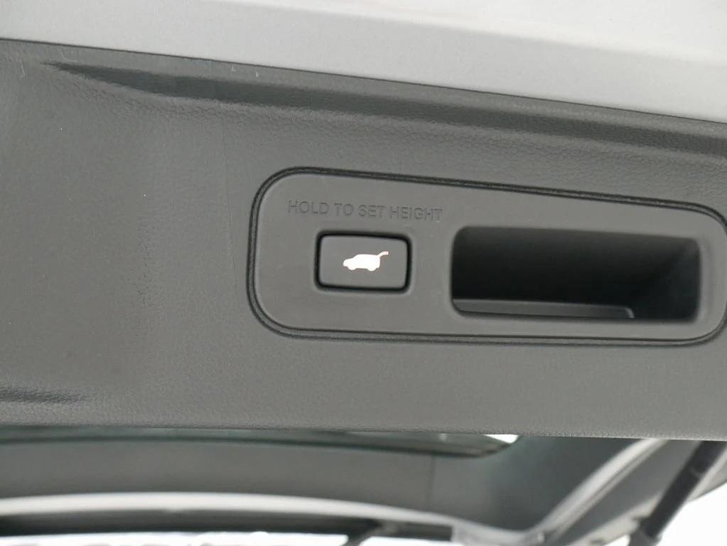 new 2025 Honda Pilot car, priced at $50,895