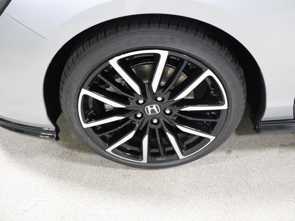 new 2025 Honda Accord Hybrid car, priced at $40,495