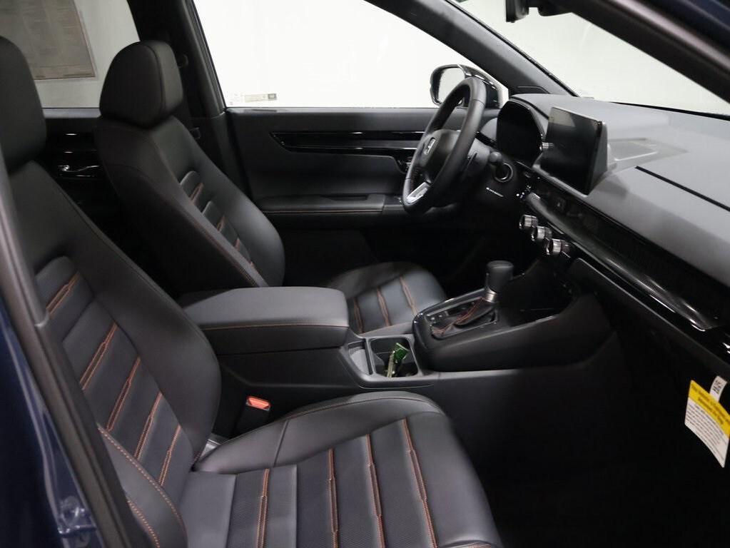 new 2026 Honda CR-V Hybrid car, priced at $43,700