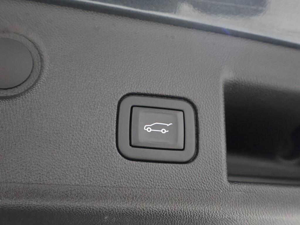 used 2023 Chevrolet Equinox car, priced at $25,000