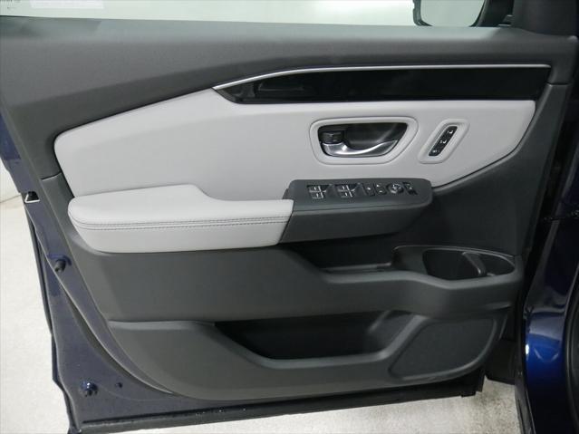 new 2025 Honda Pilot car, priced at $47,050