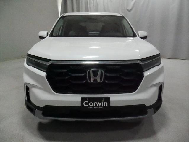 new 2025 Honda Pilot car, priced at $45,405