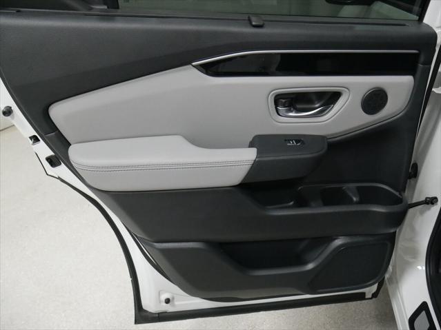 new 2025 Honda Pilot car, priced at $45,405