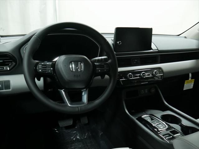 new 2025 Honda Pilot car, priced at $45,405