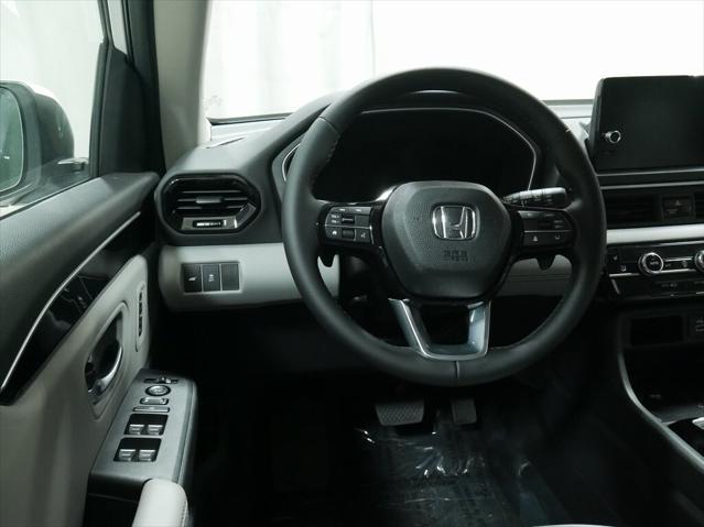 new 2025 Honda Pilot car, priced at $45,405