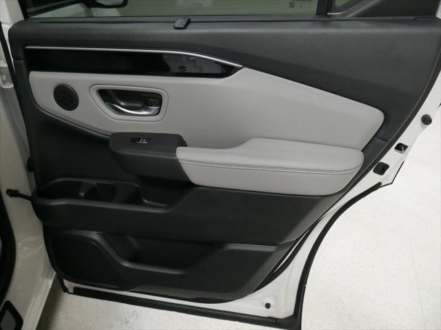 new 2025 Honda Pilot car, priced at $45,405