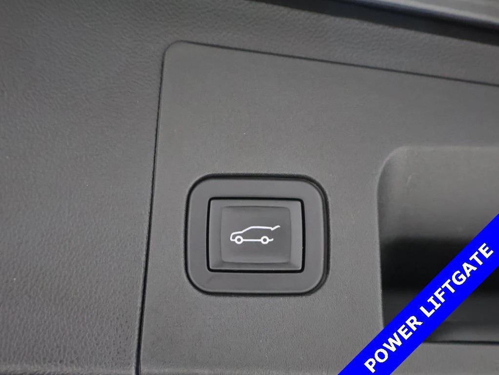 used 2017 Cadillac XT5 car, priced at $17,800