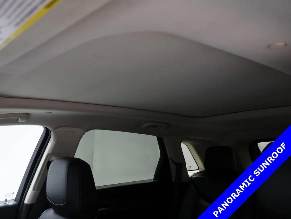 used 2017 Cadillac XT5 car, priced at $17,800