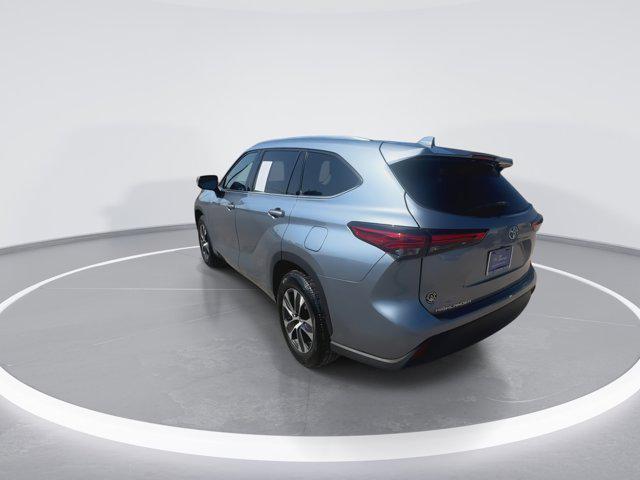 used 2020 Toyota Highlander car, priced at $28,803