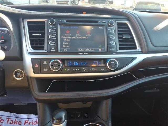 used 2015 Toyota Highlander car, priced at $18,995