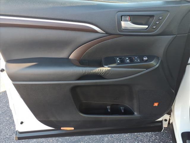 used 2015 Toyota Highlander car, priced at $18,995