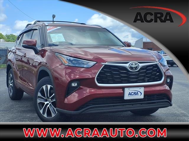 used 2022 Toyota Highlander car, priced at $35,995