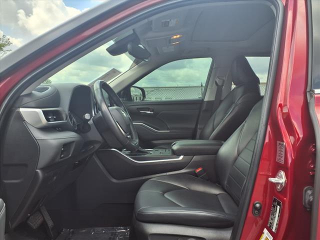 used 2022 Toyota Highlander car, priced at $35,995