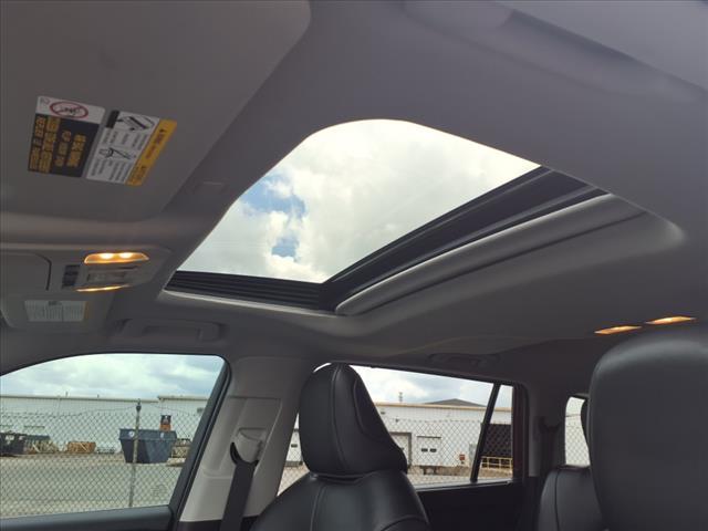 used 2022 Toyota Highlander car, priced at $35,995