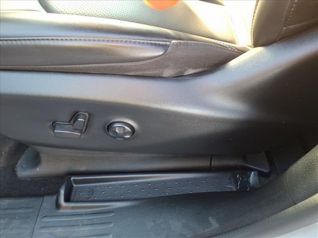 used 2023 Chrysler Pacifica car, priced at $17,995