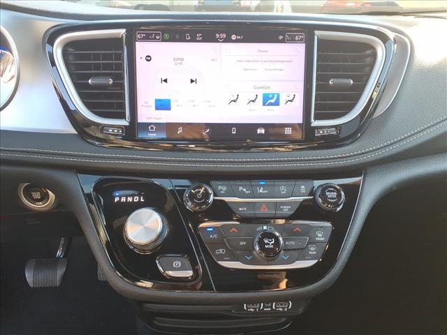 used 2023 Chrysler Pacifica car, priced at $17,995