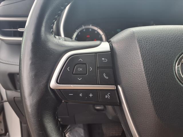 used 2023 Toyota Highlander car