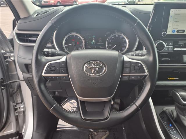 used 2023 Toyota Highlander car