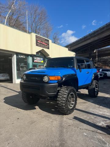 used 2007 Toyota FJ Cruiser car, priced at $12,999