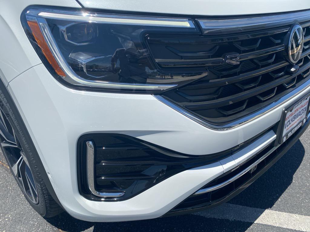new 2025 Volkswagen Atlas car, priced at $57,799