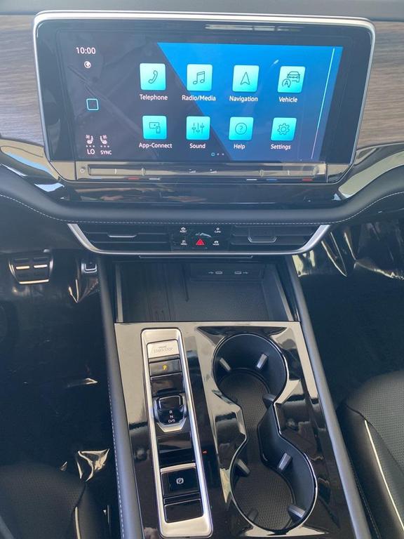 new 2025 Volkswagen Atlas car, priced at $57,799