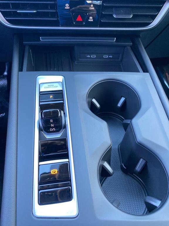 new 2026 Volkswagen Atlas car, priced at $42,382