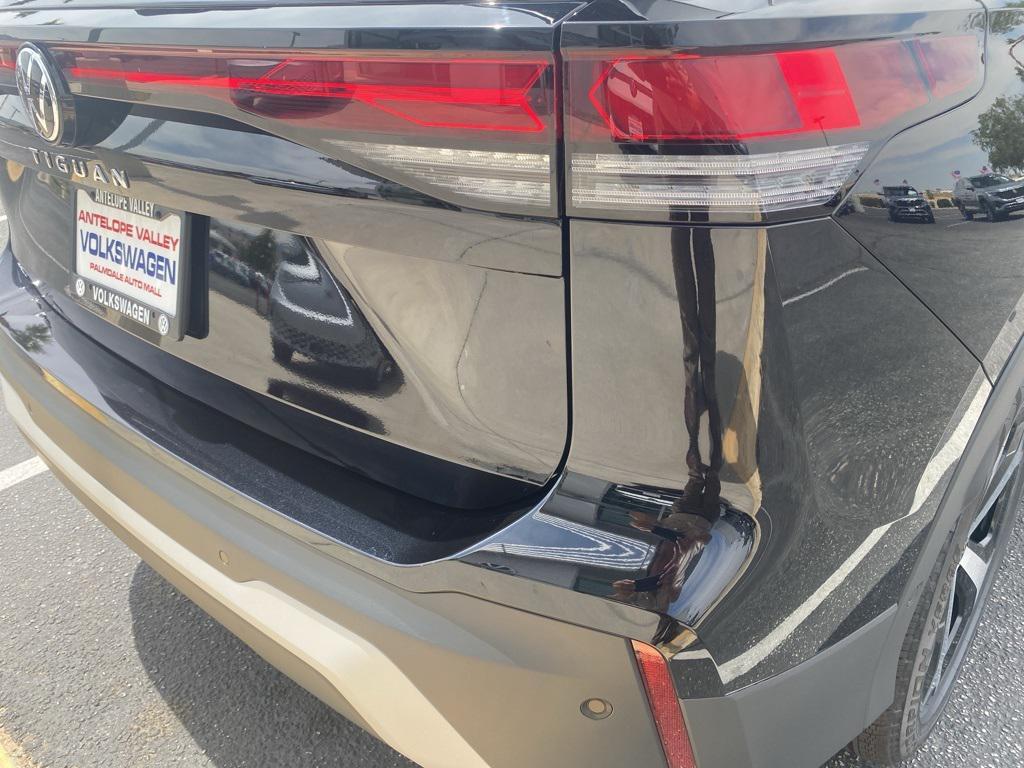 new 2025 Volkswagen Tiguan car, priced at $33,976