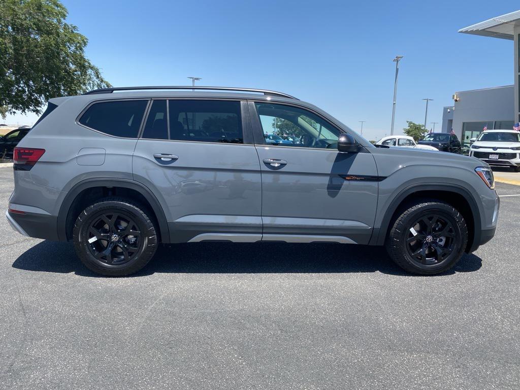 new 2025 Volkswagen Atlas car, priced at $50,504