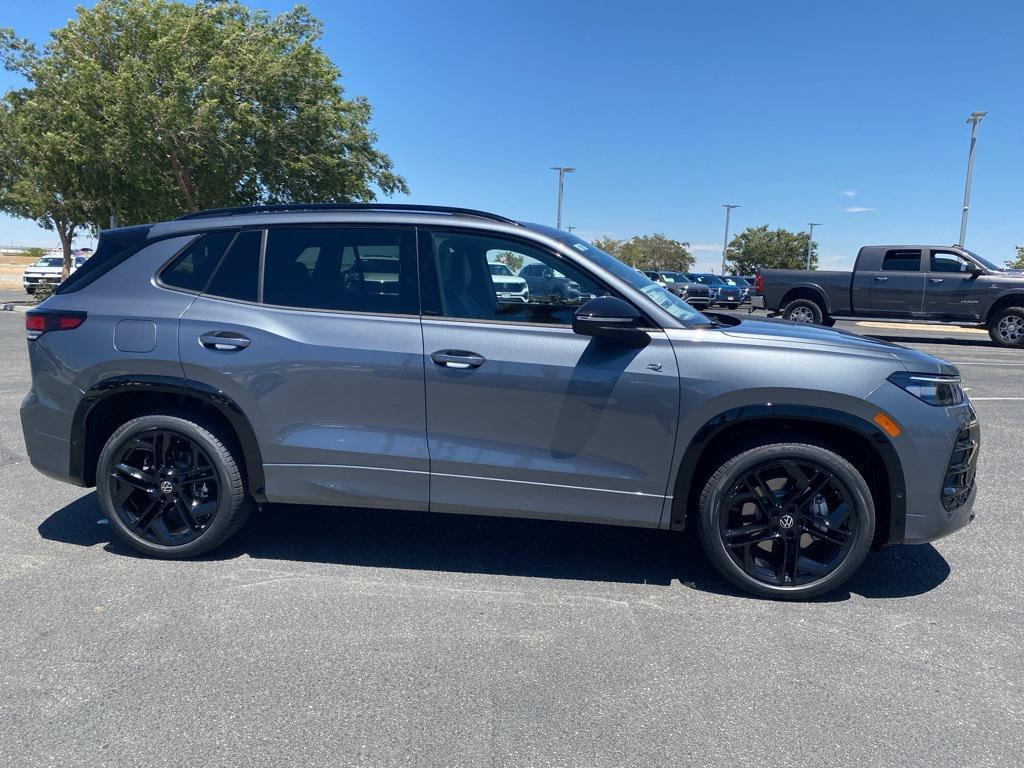 new 2025 Volkswagen Tiguan car, priced at $37,754