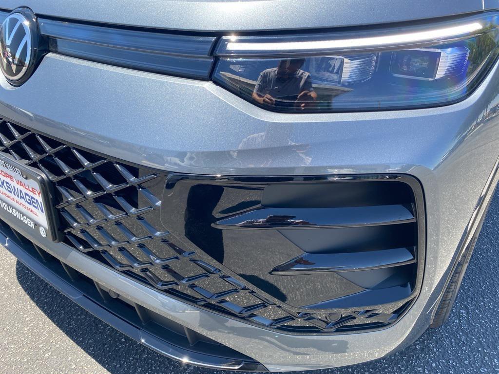 new 2025 Volkswagen Tiguan car, priced at $37,754