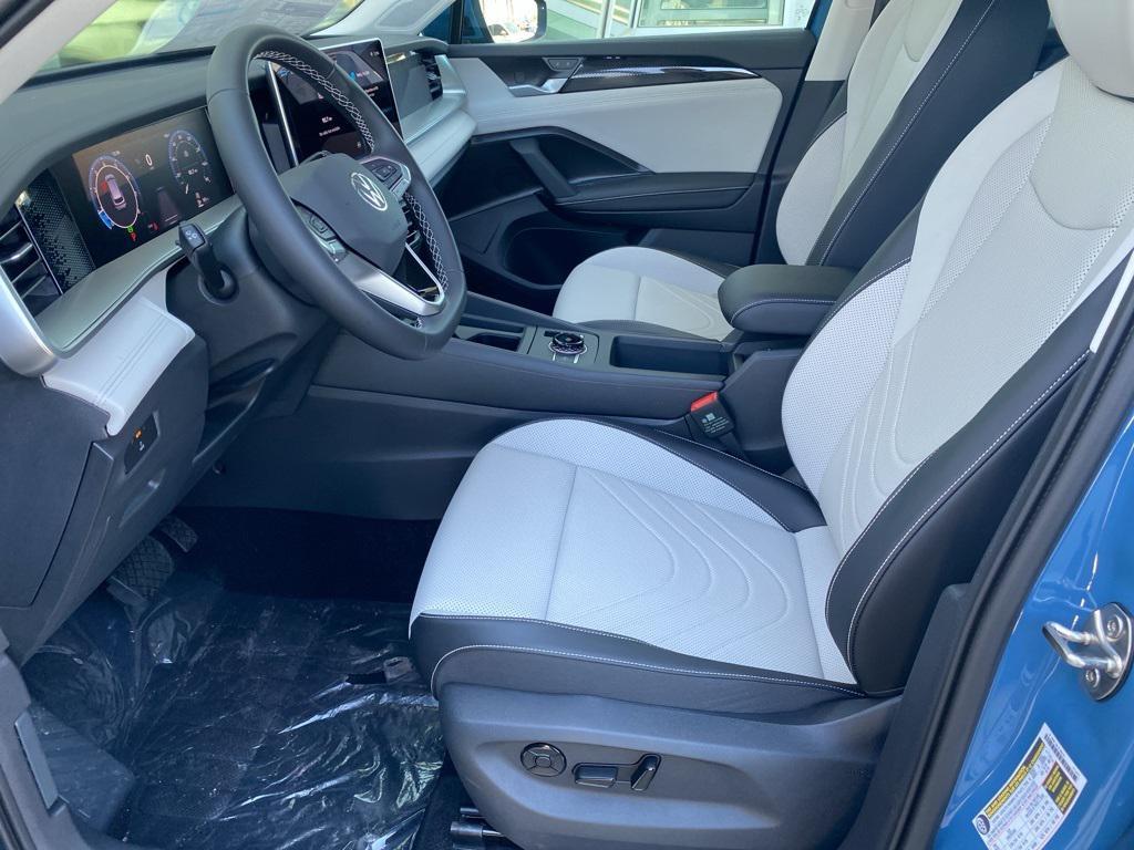 new 2025 Volkswagen Tiguan car, priced at $35,005