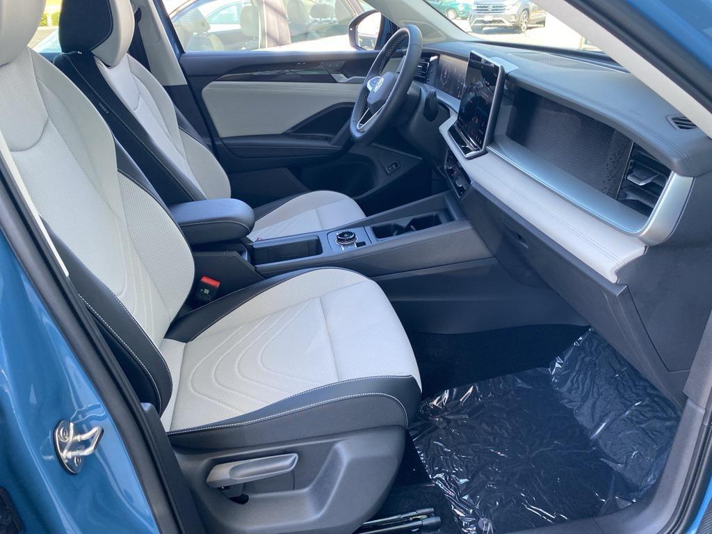 new 2025 Volkswagen Tiguan car, priced at $35,005