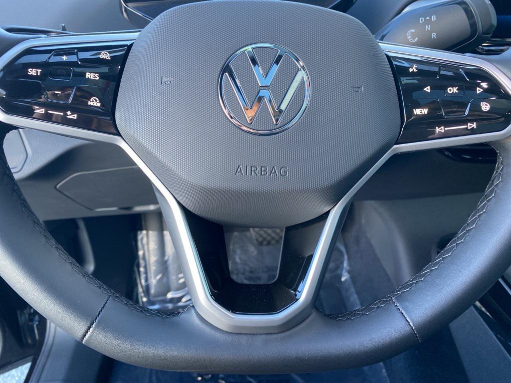 new 2025 Volkswagen ID.4 car, priced at $55,277