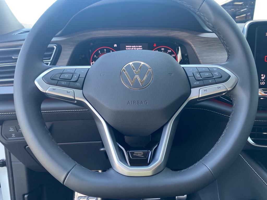 new 2025 Volkswagen Atlas car, priced at $57,799