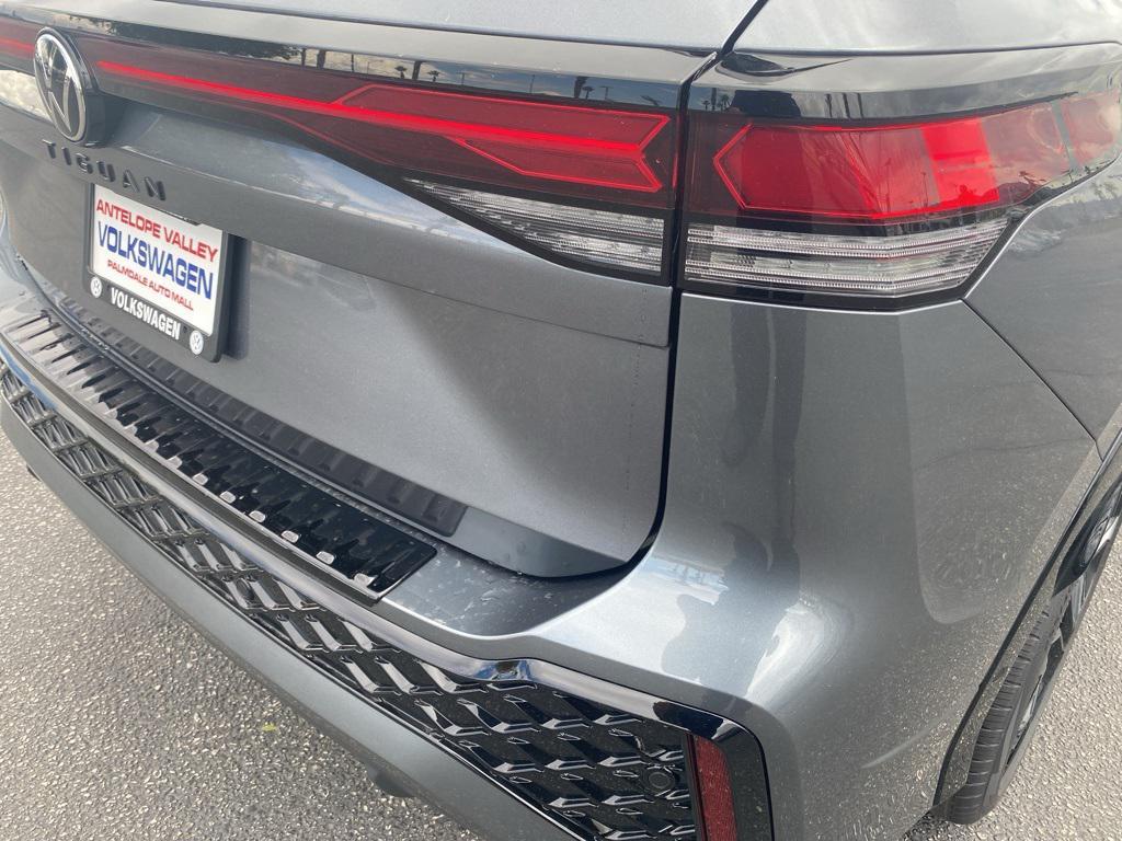 new 2025 Volkswagen Tiguan car, priced at $38,922