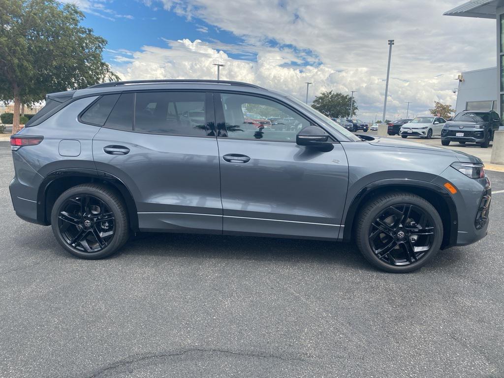 new 2025 Volkswagen Tiguan car, priced at $38,922