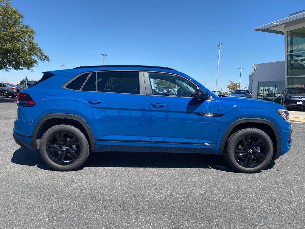 new 2026 Volkswagen Atlas Cross Sport car, priced at $53,152