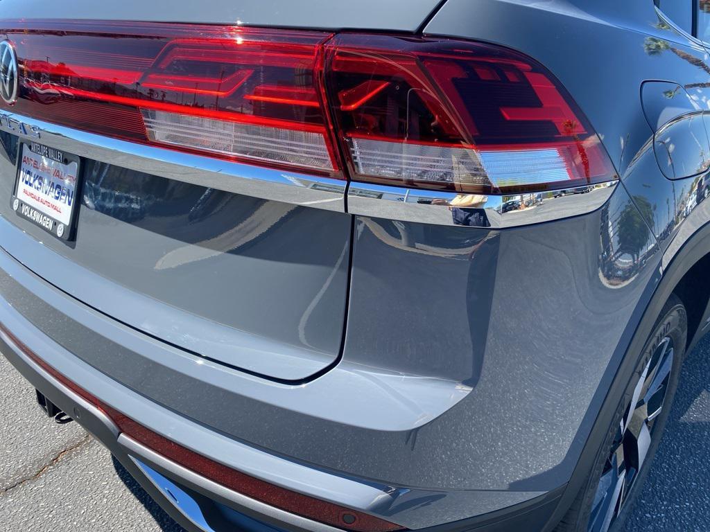 new 2026 Volkswagen Atlas Cross Sport car, priced at $44,975