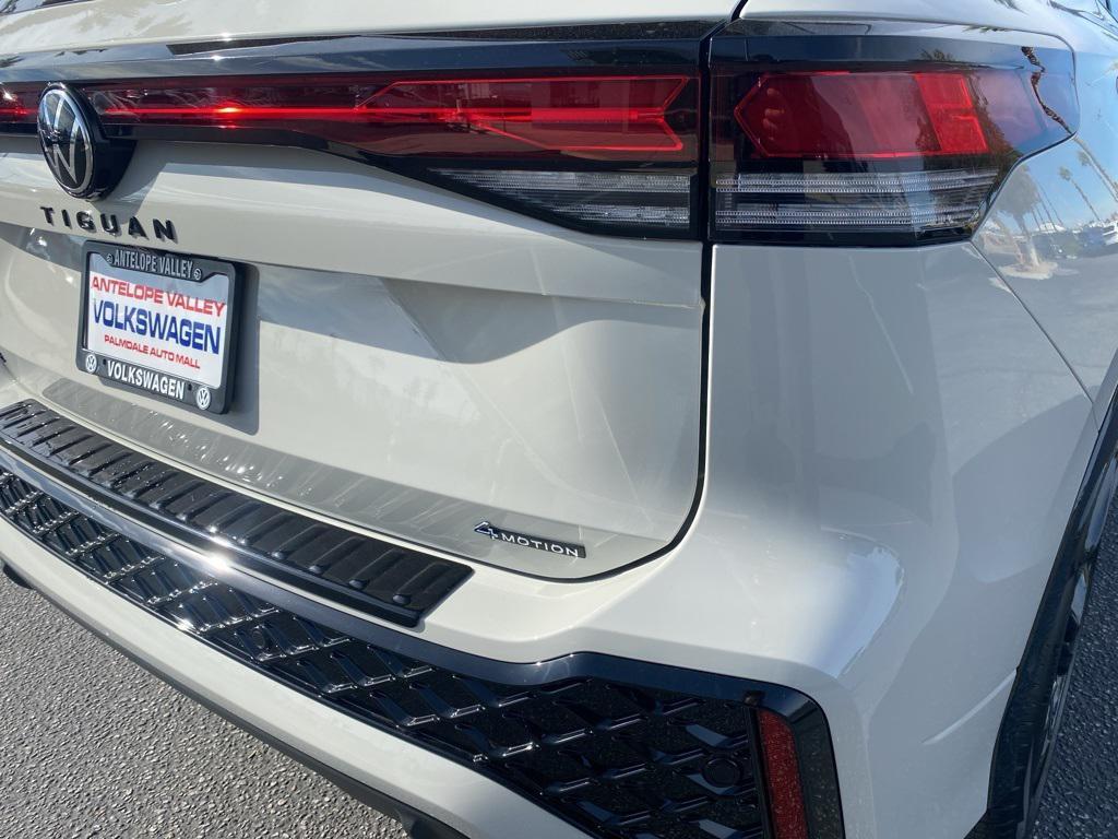 new 2025 Volkswagen Tiguan car, priced at $40,422