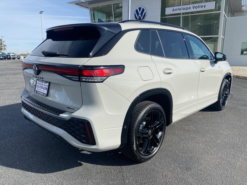 new 2025 Volkswagen Tiguan car, priced at $40,422