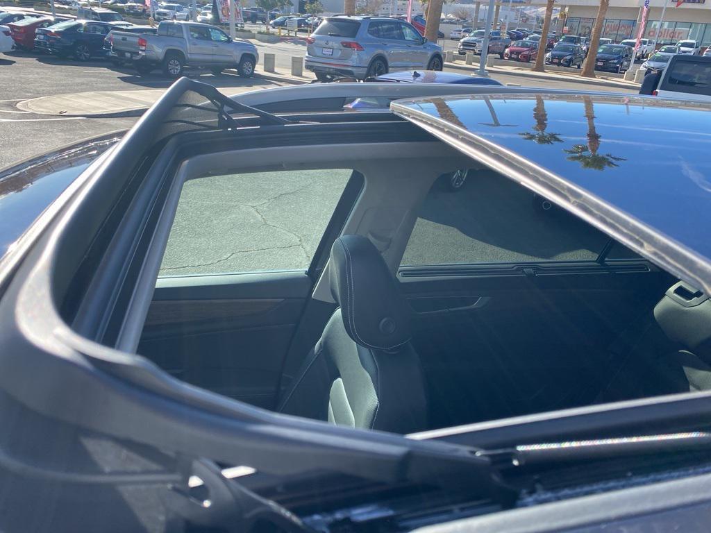 new 2025 Volkswagen Atlas car, priced at $49,228