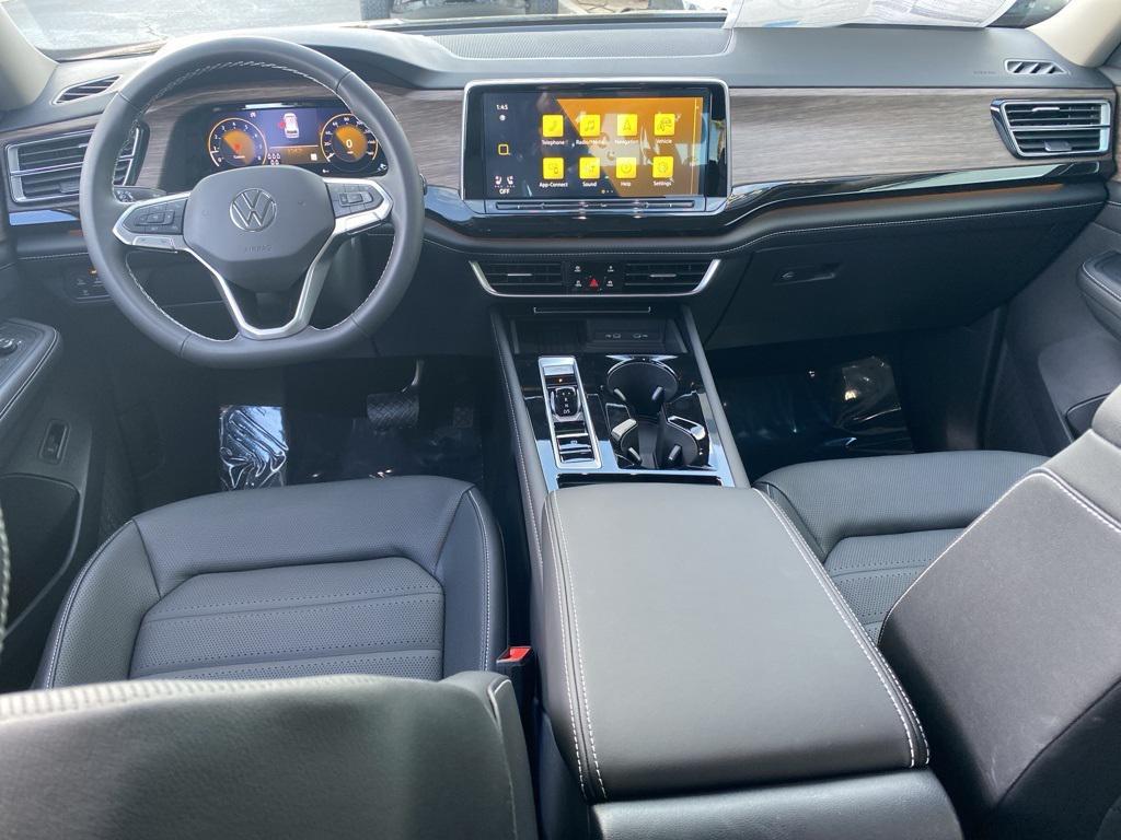new 2025 Volkswagen Atlas car, priced at $49,228