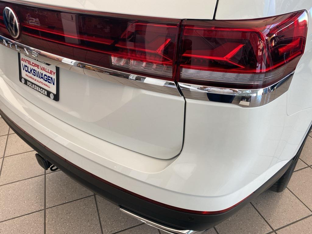 new 2026 Volkswagen Atlas car, priced at $49,524