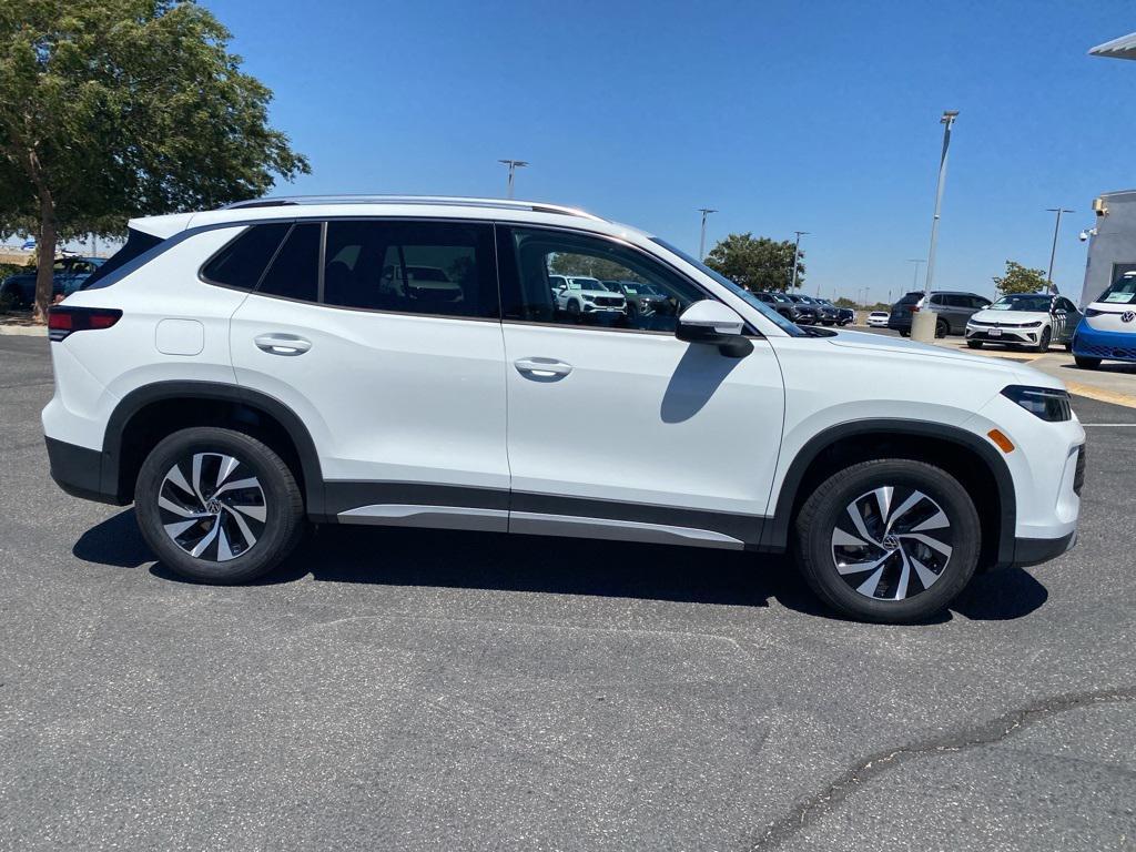 new 2025 Volkswagen Tiguan car, priced at $32,875