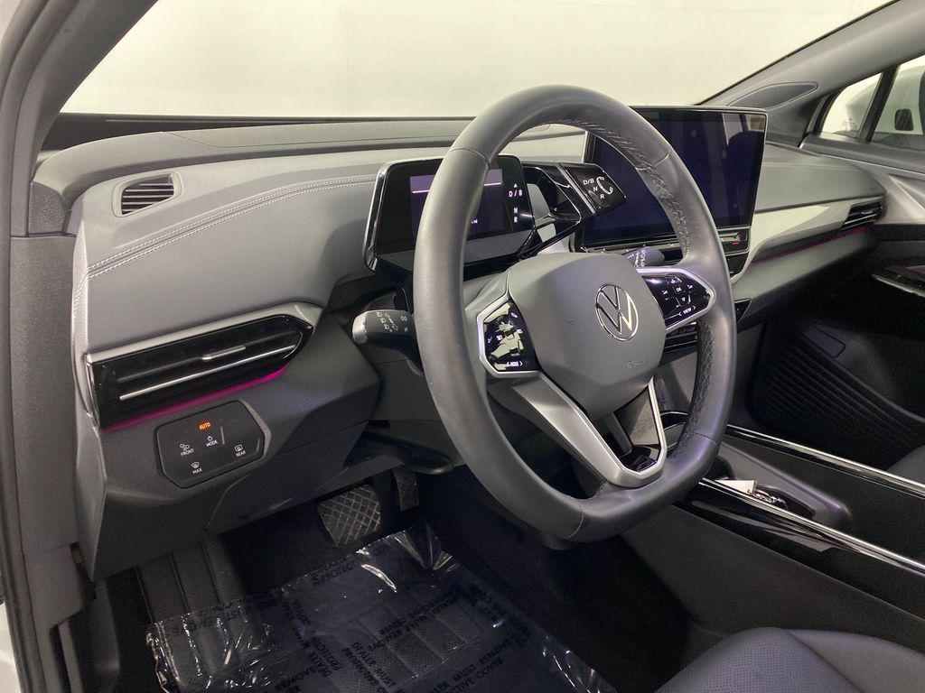 used 2024 Volkswagen ID.4 car, priced at $25,998