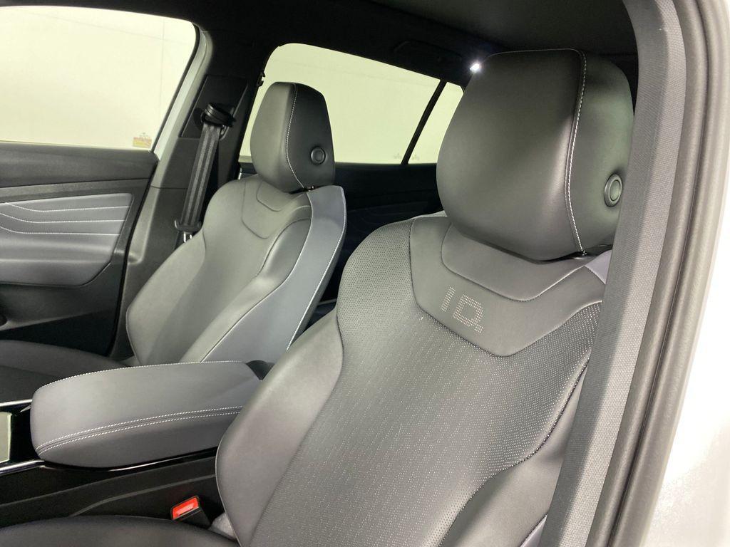 used 2024 Volkswagen ID.4 car, priced at $25,998